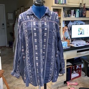 Johnny Was blue/grey emroidered tunic blouse L/XL